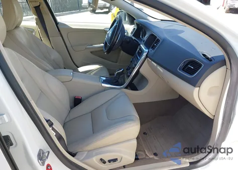 2014 Volvo S60 T5 z USA, uszkodzony, nr VIN YV1612FS7E2291842